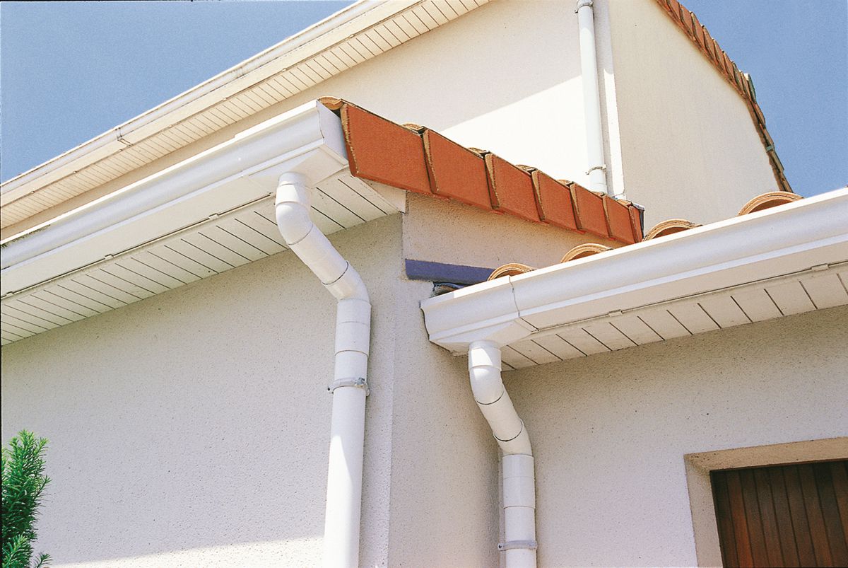 How and When To Repair or Replace Roof Fascia Board Which Is Damaged
