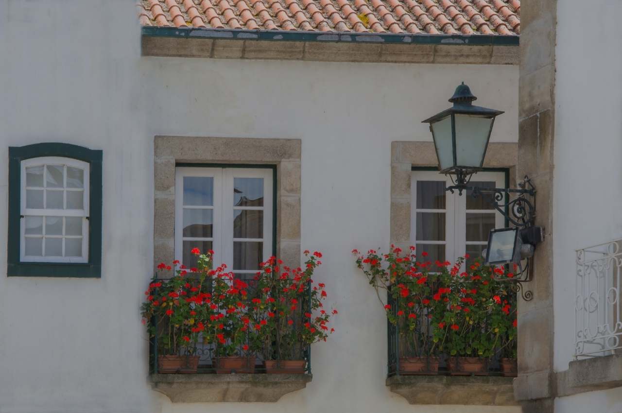 scaffold towers to work safely repairing double-hung sash windows